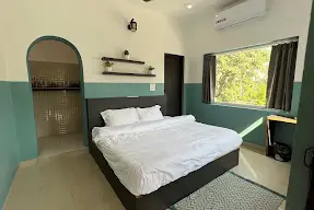 12 Monks Hostel